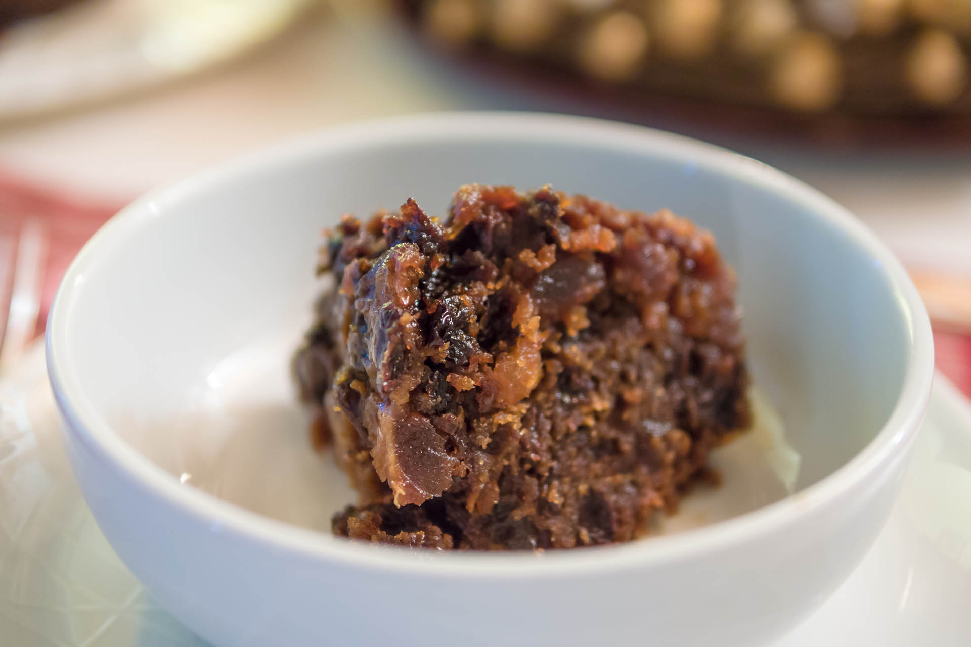 Il Christmas Pudding un dolce ricco di frutta secca e spezie, insaporito dal brandy.